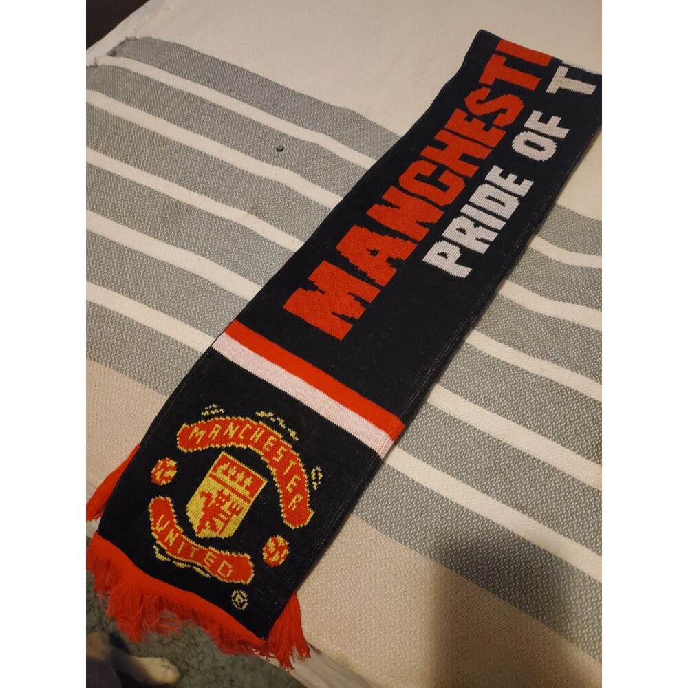 Official Manchester United Team Scarf